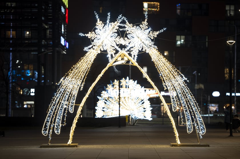 Świąteczne iluminacje we Wrocławiu, okolice CH Magnolia